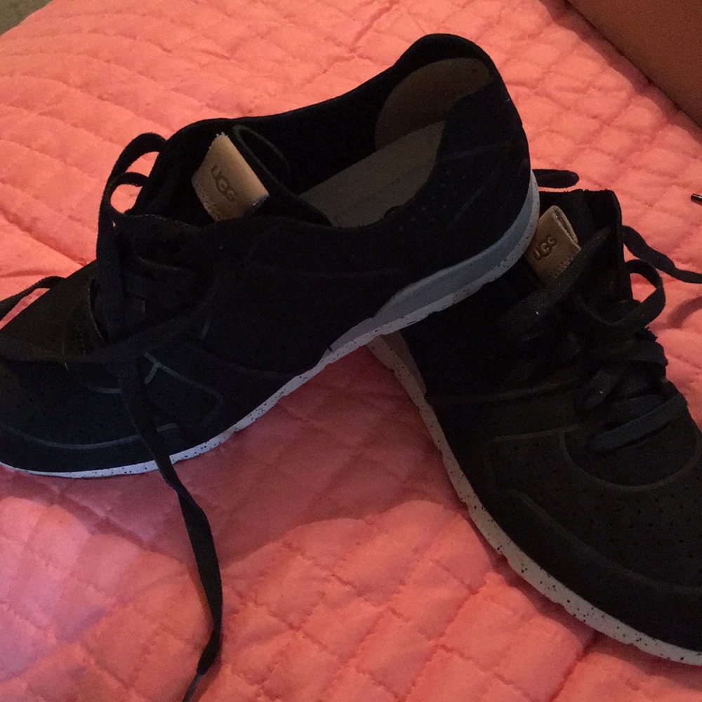 🆕 Brand new, never worn. Ugg treadlite shoe.